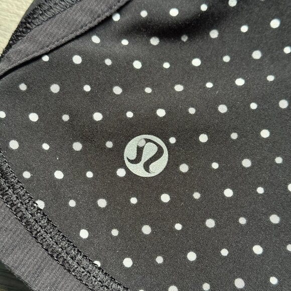 Lululemon Women's Groovy Run Short *2-way Stretch - Black/White - Picture 6 of 9